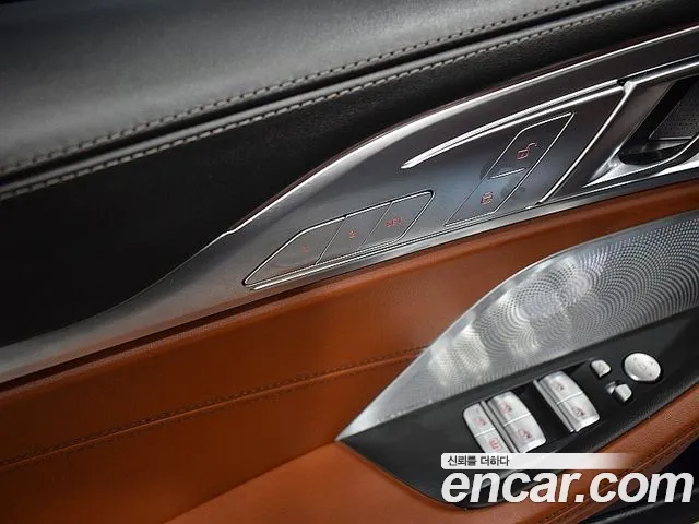 BMW 8 серии 2023 thumb 6
