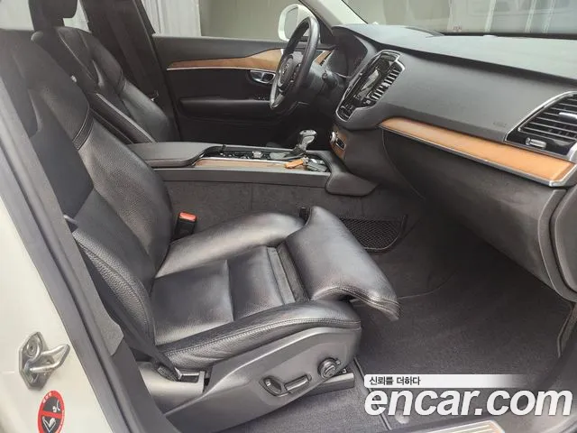 Volvo XC90 2019 thumb 10