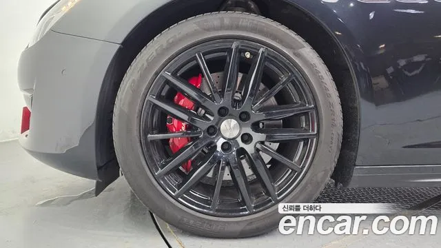 Maserati Ghibli 2020 thumb 7