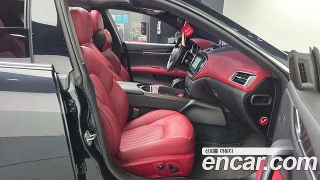 Maserati Ghibli 2020 thumb 11