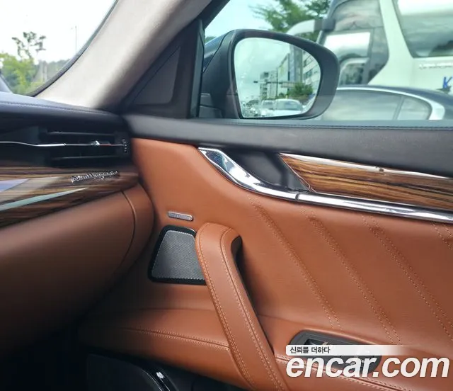 Maserati Quattroporte 2019 thumb 12
