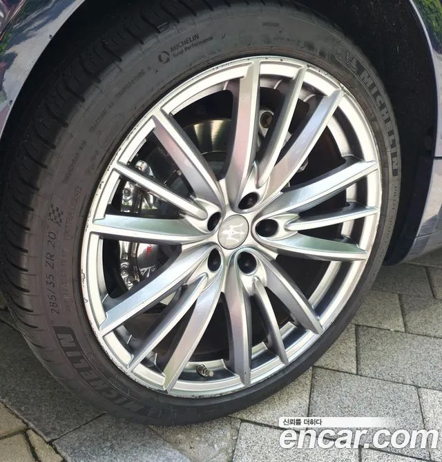 Maserati Quattroporte 2019 thumb 11