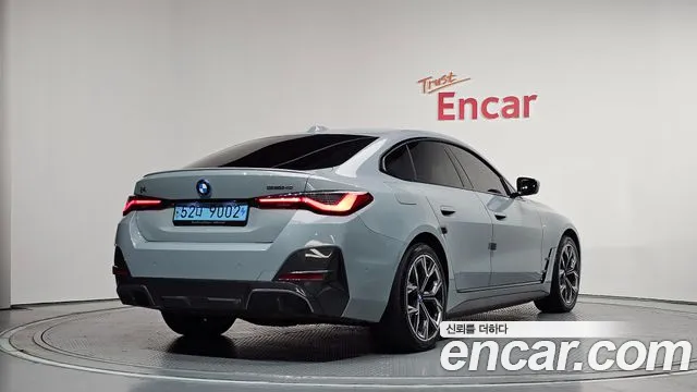 BMW i4 2022 thumb 2
