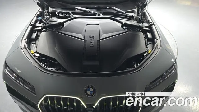BMW i7 2024 thumb 12