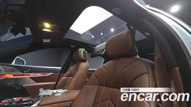 BMW i7 2024 thumb 7