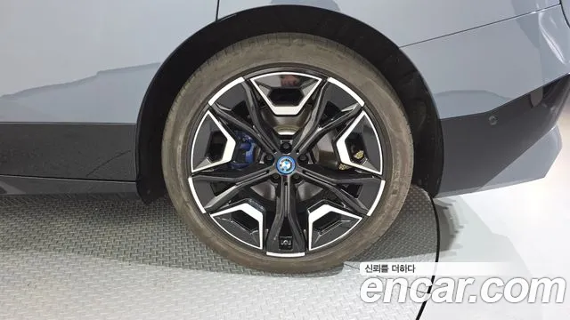 BMW iX 2024 thumb 10
