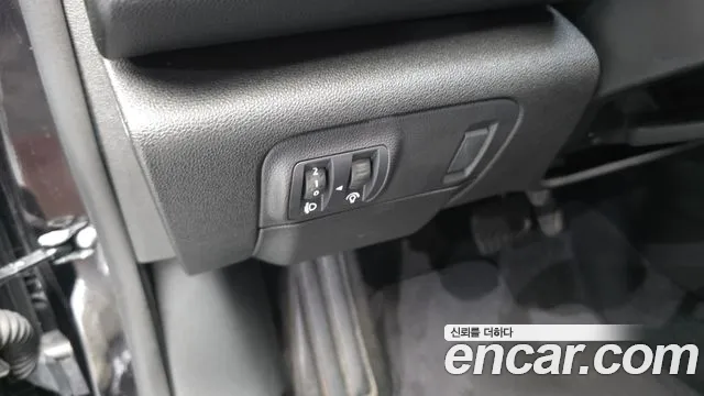 Renault Megane 2022 thumb 12