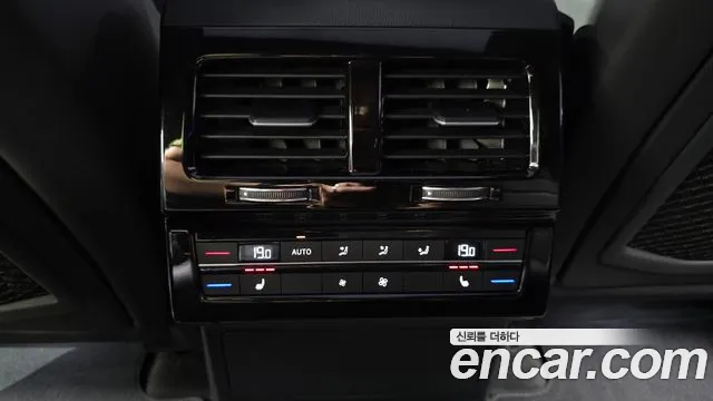 Volkswagen Touareg 2021 thumb 9