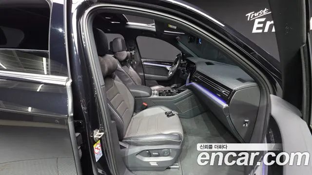 Volkswagen Touareg 2021 thumb 4