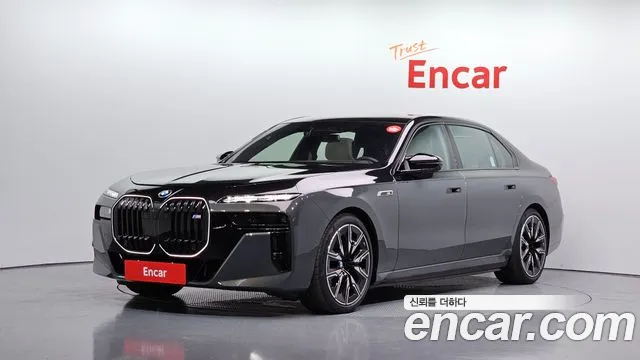 BMW i7 2025 thumb 8