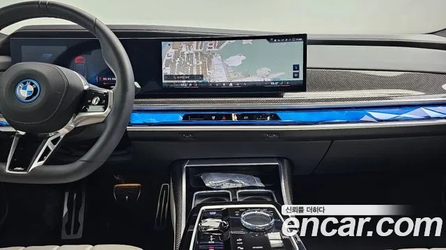 BMW i7 2025 thumb 6