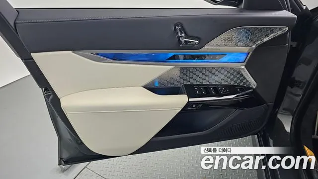BMW i7 2025 thumb 7
