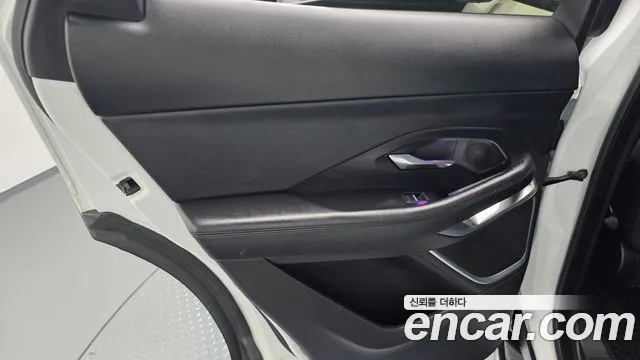 Jaguar E-Pace 2019 thumb 12