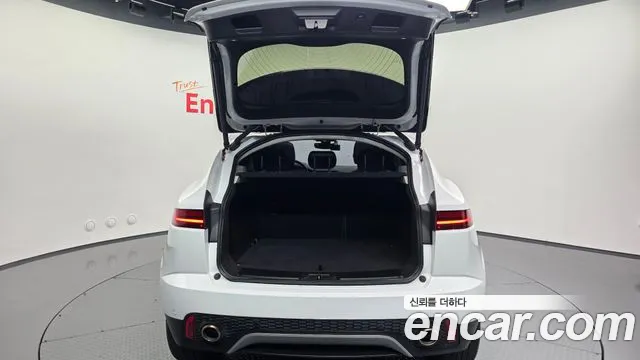 Jaguar E-Pace 2019 thumb 8