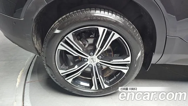 Volvo XC40 2019 thumb 11