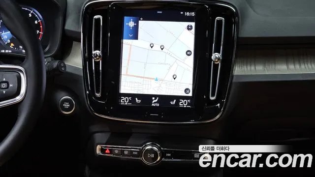 Volvo XC40 2019 thumb 2