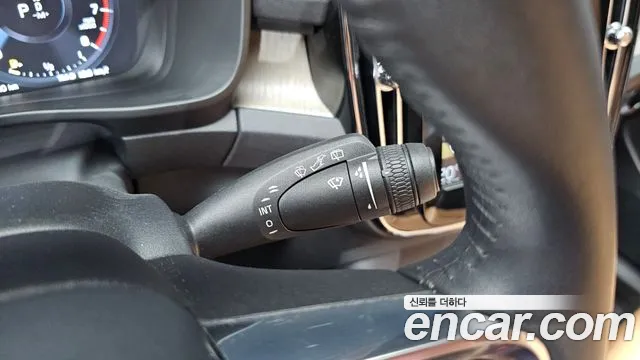 Volvo XC40 2019 thumb 12