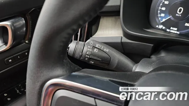 Volvo XC40 2019 thumb 5