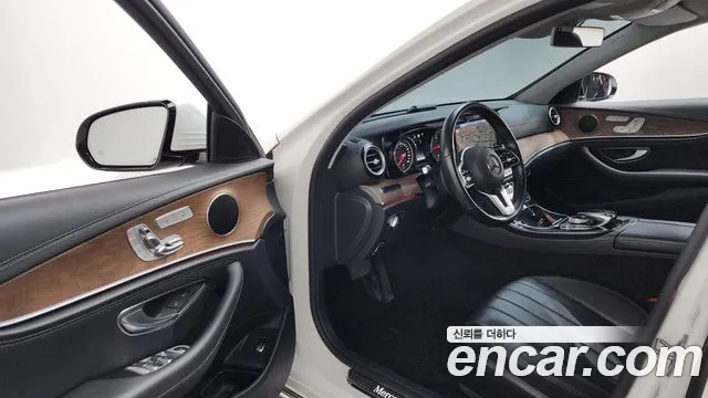 Mercedes-Benz E-Класс 2020 thumb 2