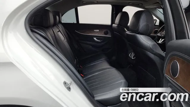 Mercedes-Benz E-Класс 2020 thumb 4