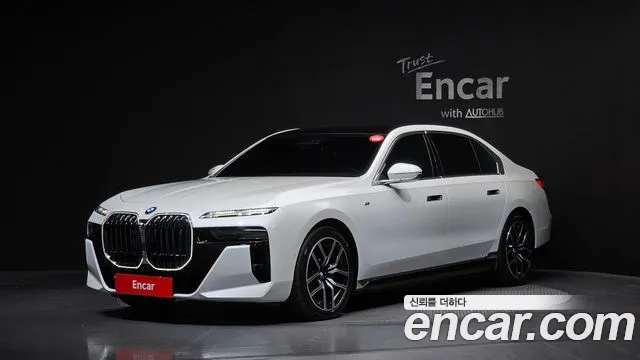 BMW i7 2023 thumb 11