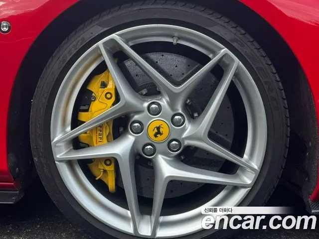 Ferrari F8 2021 thumb 2