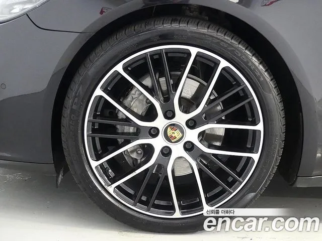 Porsche Panamera 2021 thumb 7