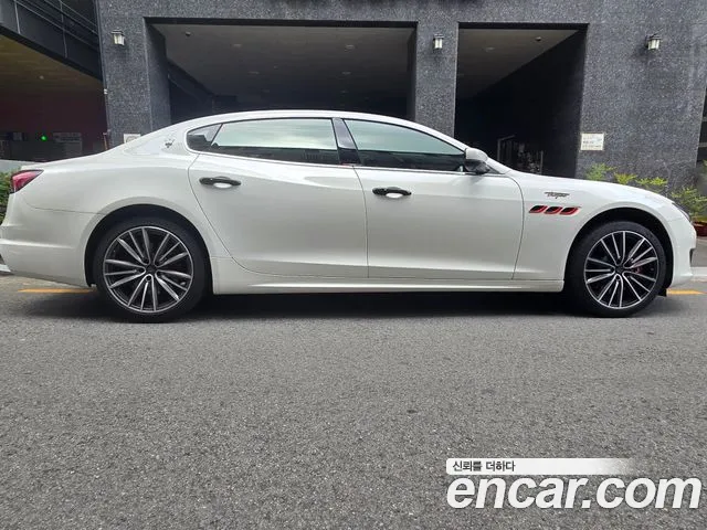 Maserati Quattroporte 2019 thumb 2