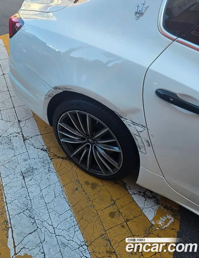 Maserati Quattroporte 2019 thumb 12