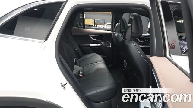 Mercedes-Benz EQE 2023 thumb 7