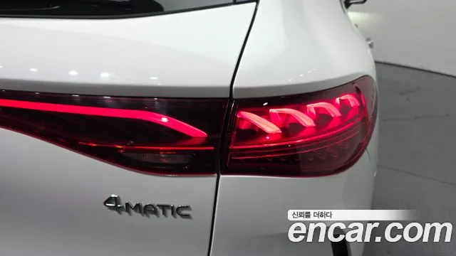 Mercedes-Benz EQE 2023 thumb 11