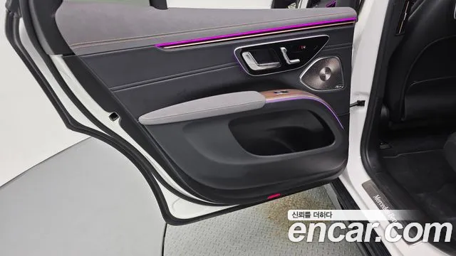 Mercedes-Benz EQS 2023 thumb 12