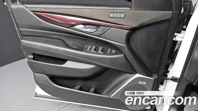 Cadillac Escalade 2020 thumb 3
