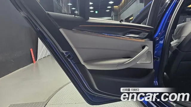 BMW M5 2019 thumb 10