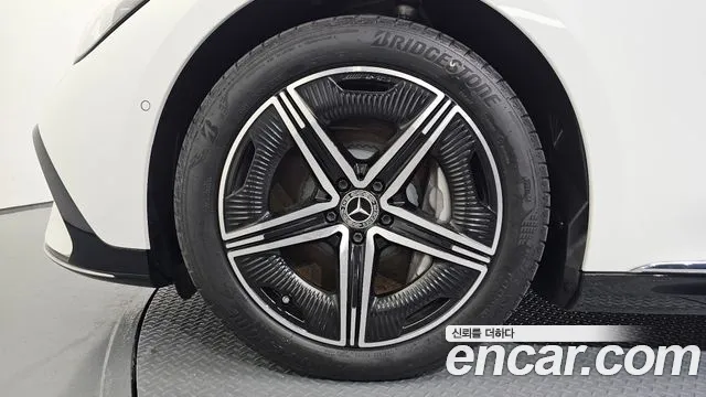 Mercedes-Benz EQE 2024 thumb 8