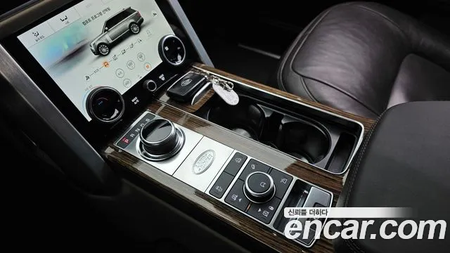 Land Rover Range Rover 2021 thumb 2
