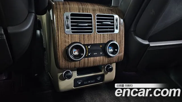 Land Rover Range Rover 2021 thumb 9