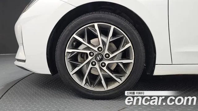 Hyundai Avante 2019 thumb 10
