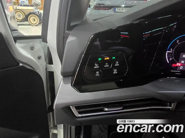 Volkswagen Golf Sportsvan 2023 thumb 10