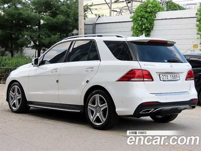 Mercedes-Benz GLE 2018 thumb 2