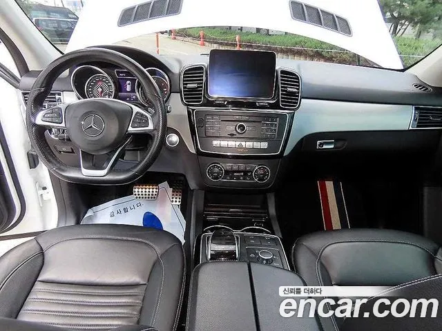 Mercedes-Benz GLE 2018 thumb 7