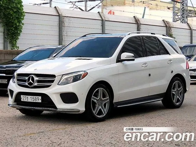 Mercedes-Benz GLE 2018 thumb 12