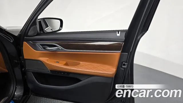 BMW 7 серии 2019 thumb 2