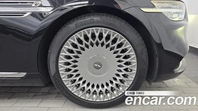 Genesis G90 2019 thumb 11