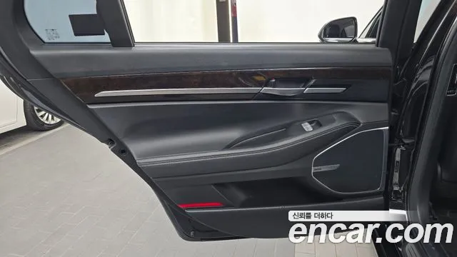 Genesis G90 2019 thumb 10