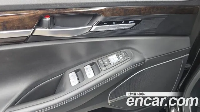 Genesis G90 2019 thumb 8