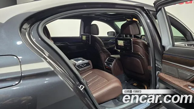 BMW 7 серии 2019 thumb 4