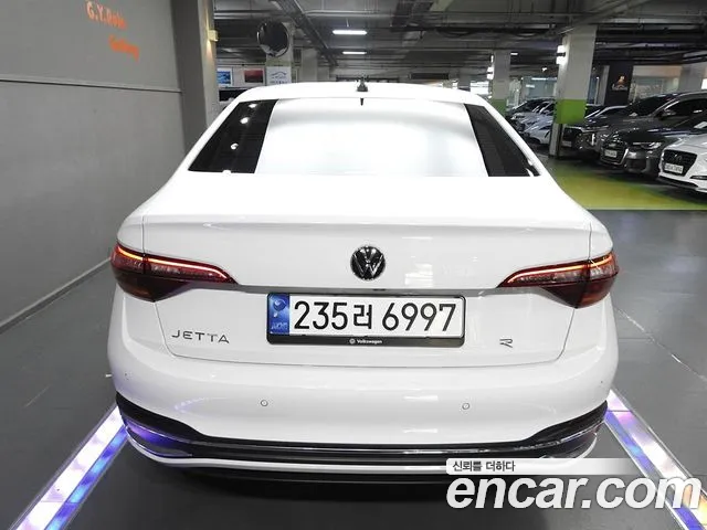 Volkswagen Jetta 2023 thumb 3