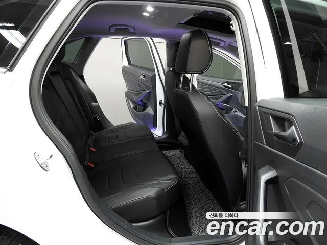 Volkswagen Jetta 2023 thumb 2