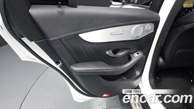 Mercedes-Benz GLC 2019 thumb 10